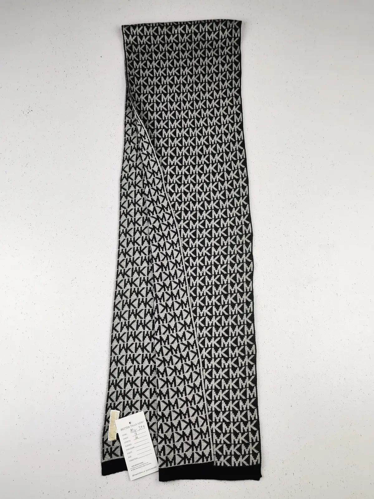 Buy online pre-used pre-loved 100% authentic & Original branded Michael Kors (MS-399) available in Pakistan. Top international brands avilable.