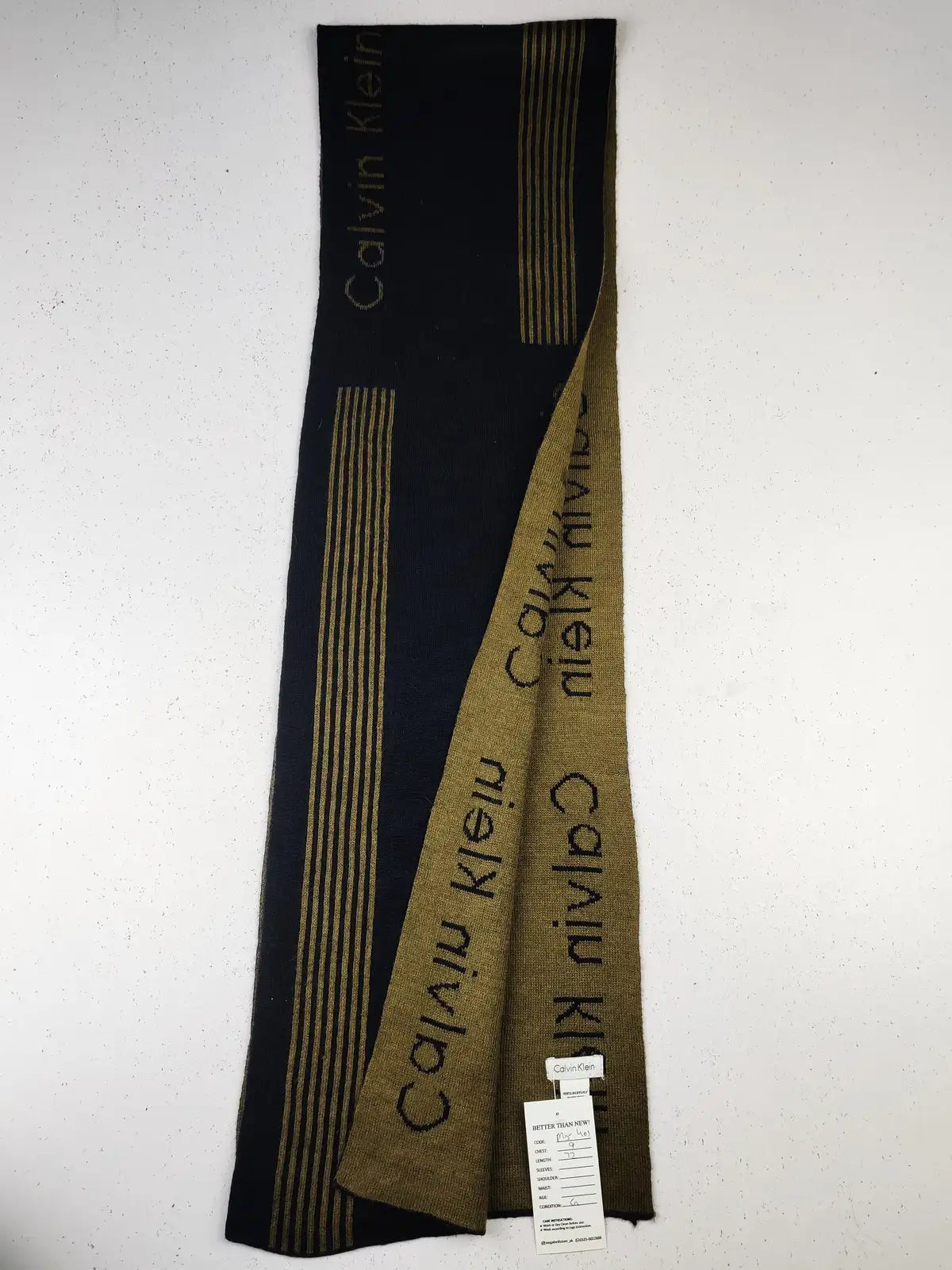 Buy online pre-used pre-loved 100% authentic & Original branded Calvin Klein (MS-401) available in Pakistan. Top international brands avilable.