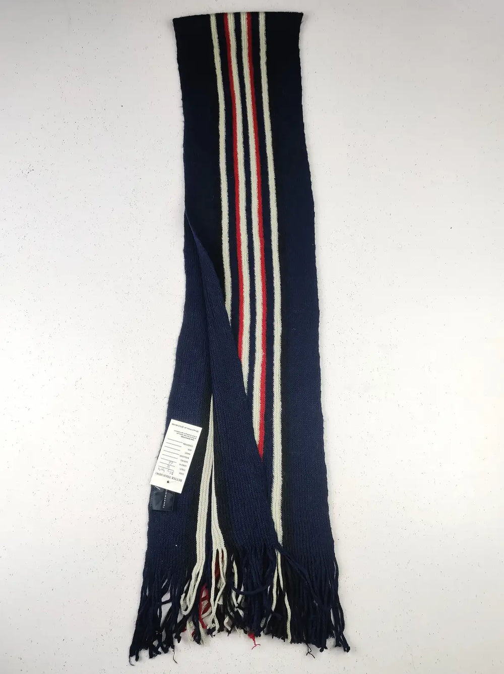 Buy online pre-used pre-loved 100% authentic & Original branded Tommy Hilfiger (MS-404) available in Pakistan. Top international brands avilable.