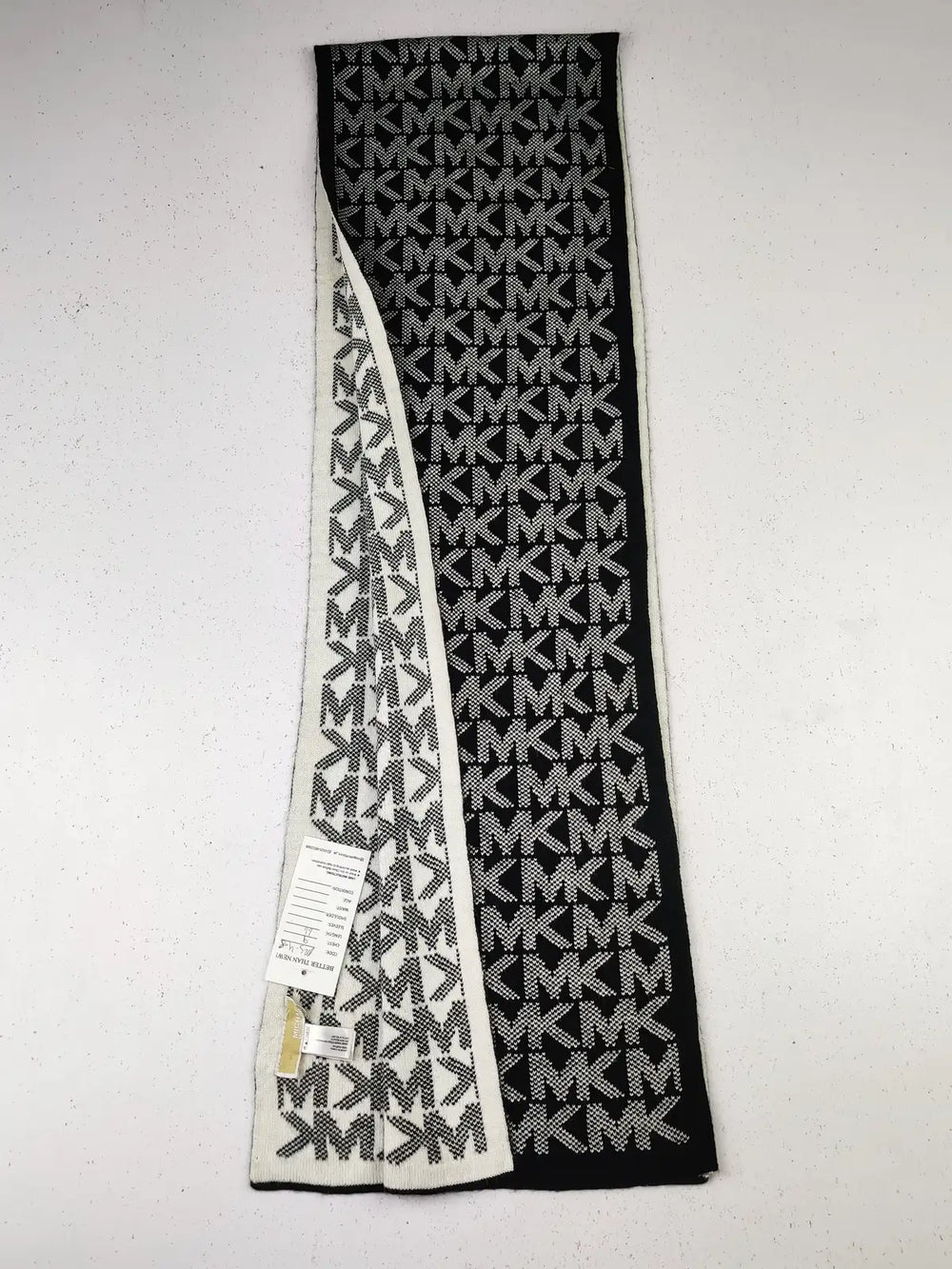 Buy online pre-used pre-loved 100% authentic & Original branded Michael Kors (MS-408) available in Pakistan. Top international brands avilable.