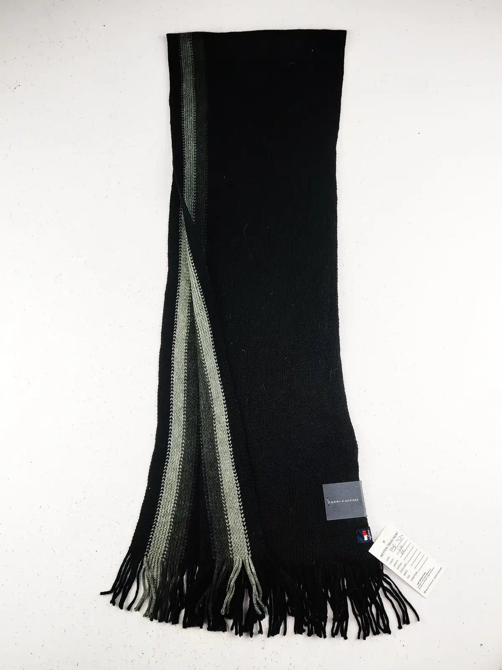 Buy online pre-used pre-loved 100% authentic & Original branded Tommy Hilfiger (MS-424) available in Pakistan. Top international brands avilable.