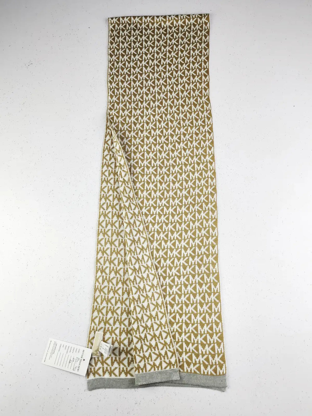 Buy online pre-used pre-loved 100% authentic & Original branded Michael Kors (MS-436) available in Pakistan. Top international brands avilable.