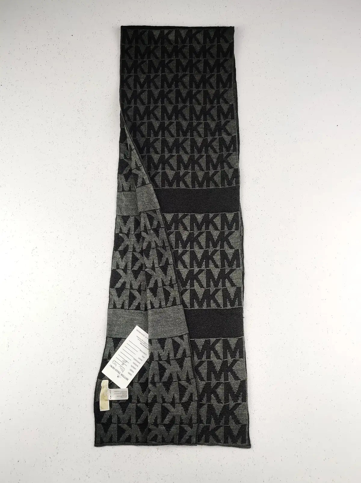 Buy online pre-used pre-loved 100% authentic & Original branded Michael Kors (MS-454) available in Pakistan. Top international brands avilable.