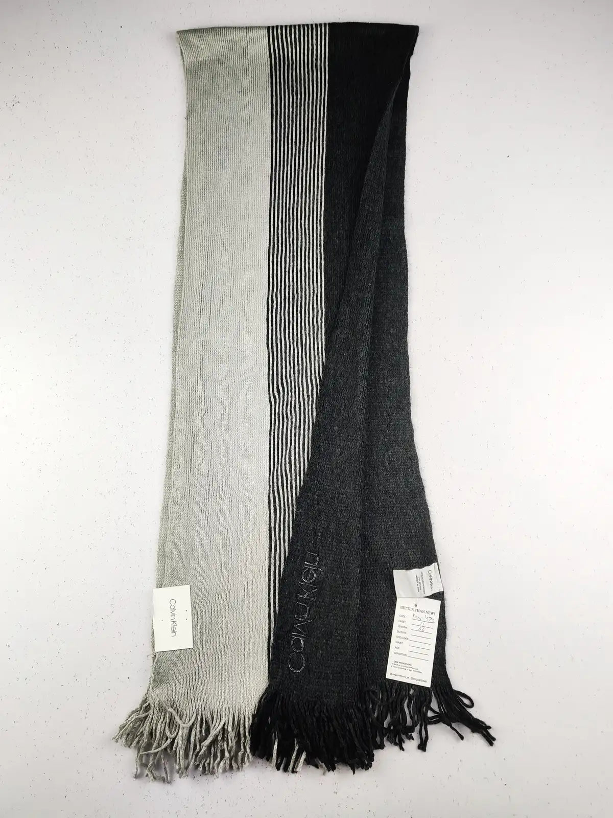 Buy online pre-used pre-loved 100% authentic & Original branded Calvin Klein (MS-473) available in Pakistan. Top international brands avilable.