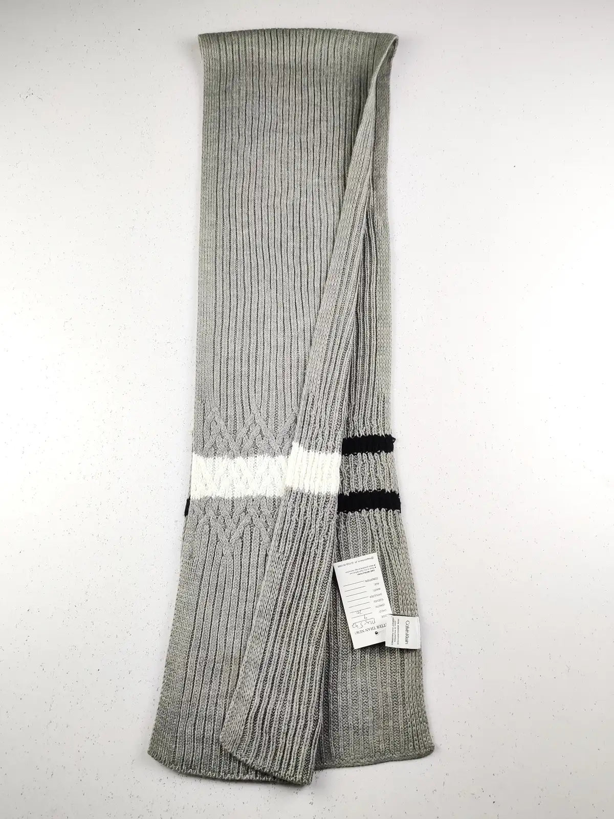 Buy online pre-used pre-loved 100% authentic & Original branded Calvin Klein (MS-542) available in Pakistan. Top international brands avilable.