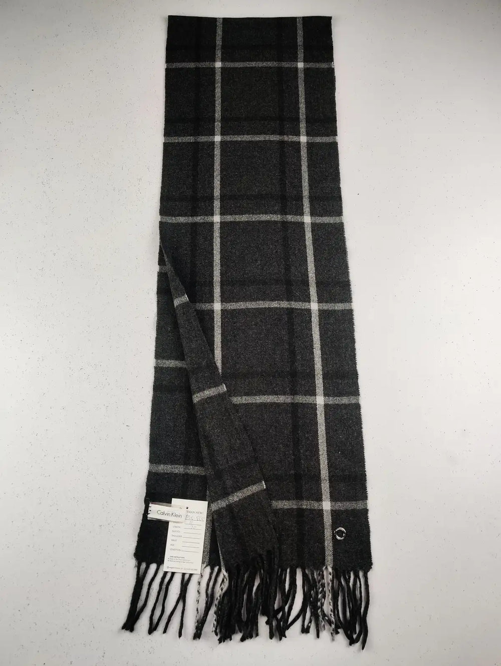 Buy online pre-used pre-loved 100% authentic & Original branded Calvin Klein (MS-555) available in Pakistan. Top international brands avilable.