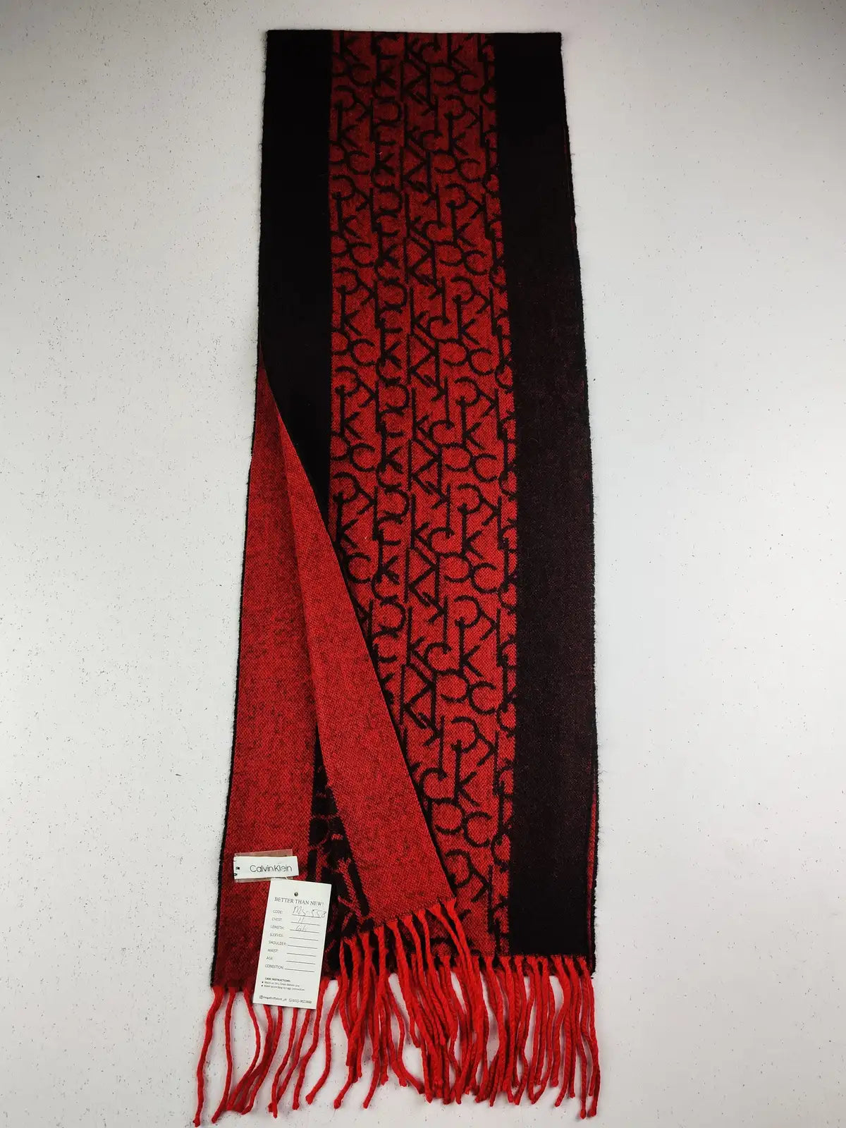 Buy online pre-used pre-loved 100% authentic & Original branded Calvin Klein (MS-558) available in Pakistan. Top international brands avilable.