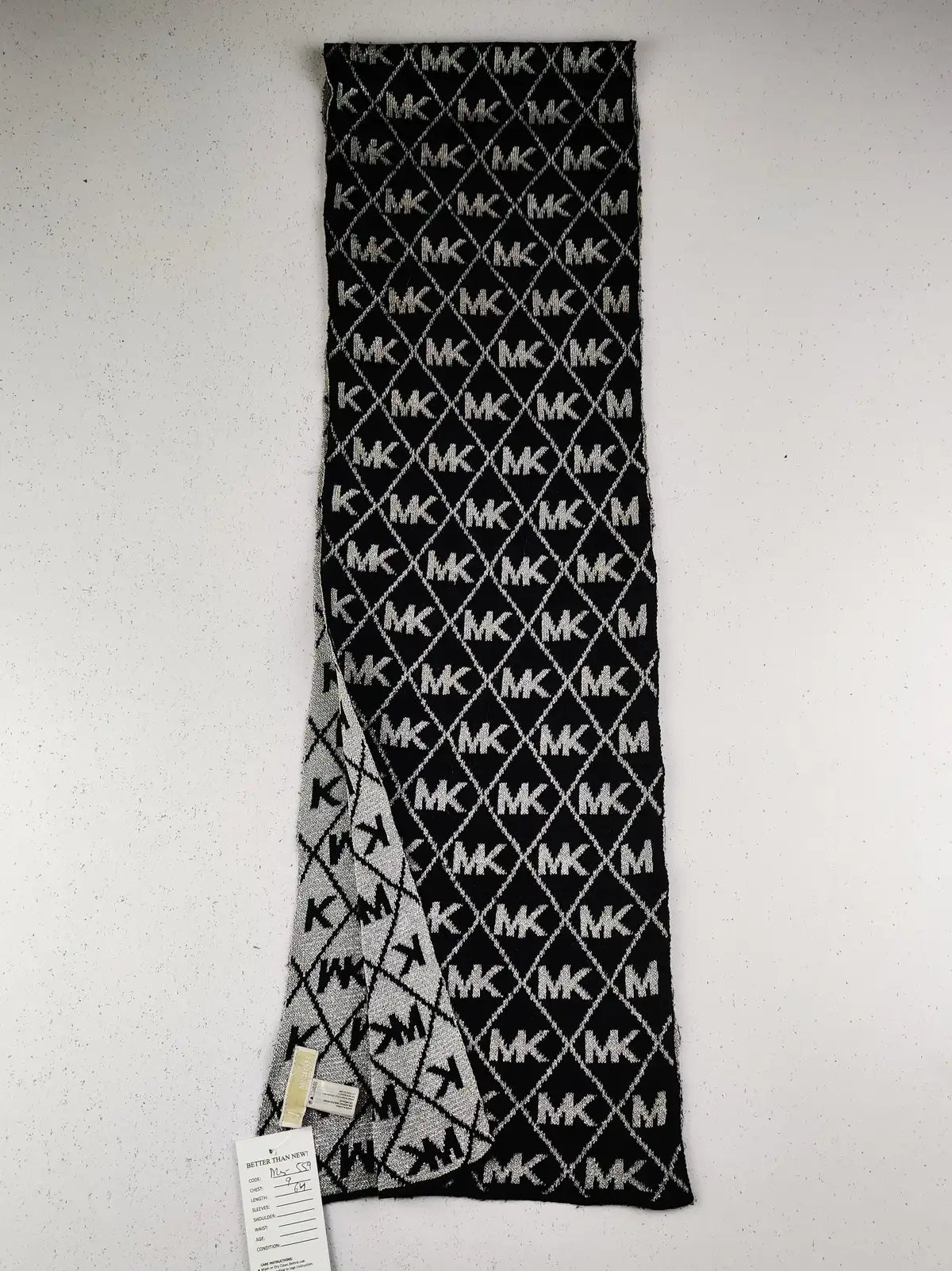 Buy online pre-used pre-loved 100% authentic & Original branded Michael Kors (MS-559) available in Pakistan. Top international brands avilable.