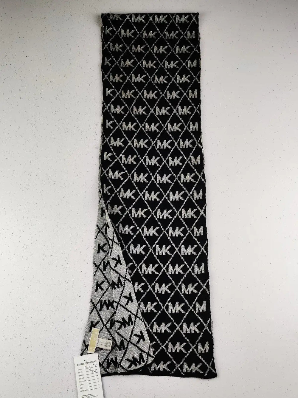 Buy online pre-used pre-loved 100% authentic & Original branded Michael Kors (MS-559) available in Pakistan. Top international brands avilable.