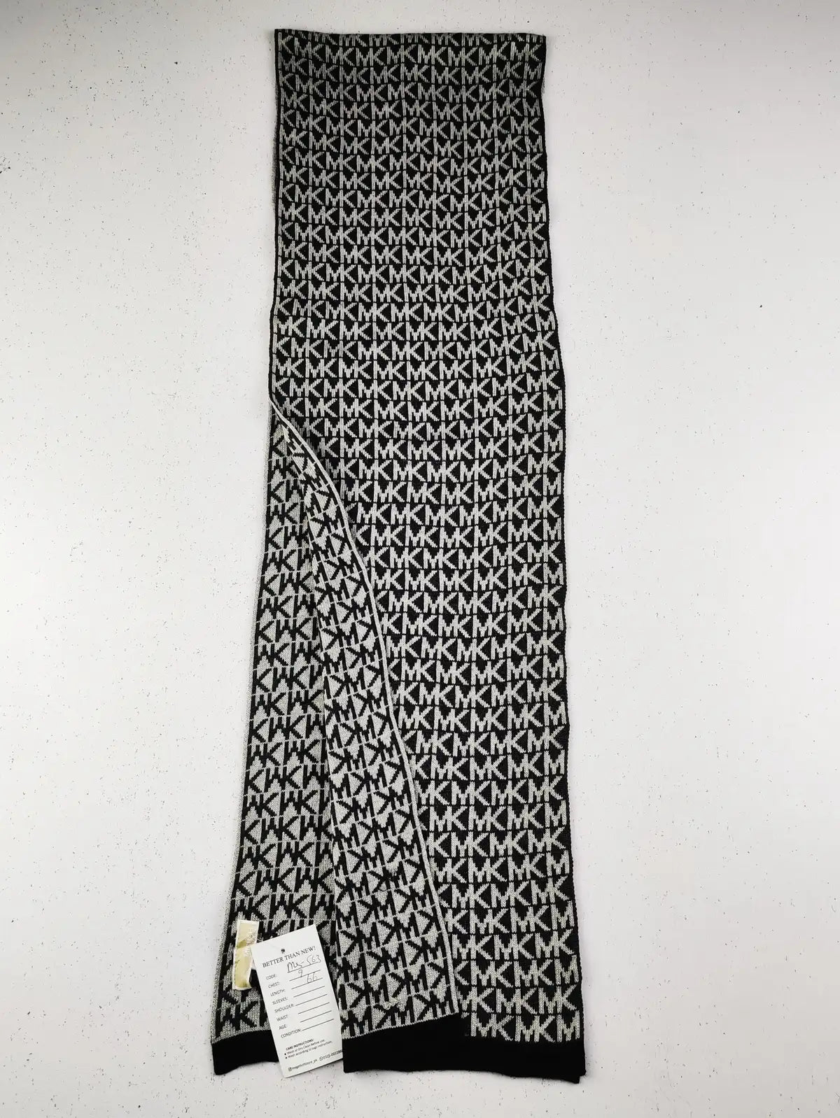 Buy online pre-used pre-loved 100% authentic & Original branded Michael Kors (MS-563) available in Pakistan. Top international brands avilable.