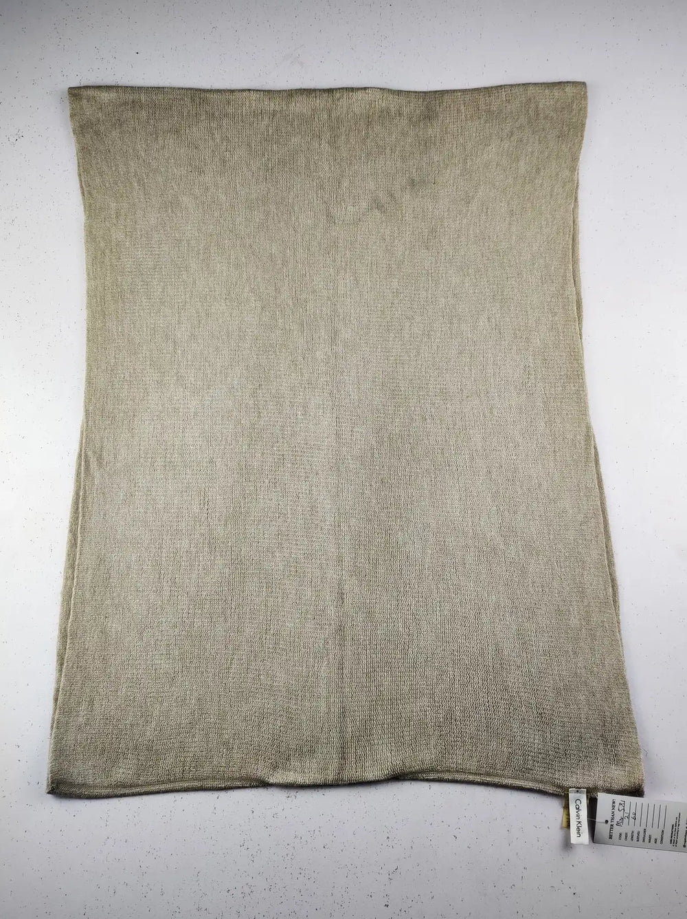 Buy online pre-used pre-loved 100% authentic & Original branded Calvin Klein (MS-581) available in Pakistan. Top international brands avilable.