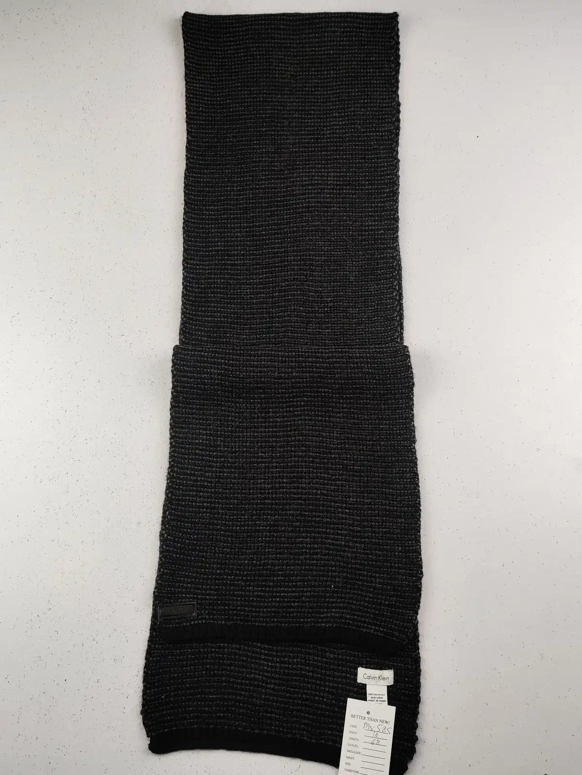 Buy online pre-used pre-loved 100% authentic & Original branded Calvin Klein (MS-585) available in Pakistan. Top international brands avilable.