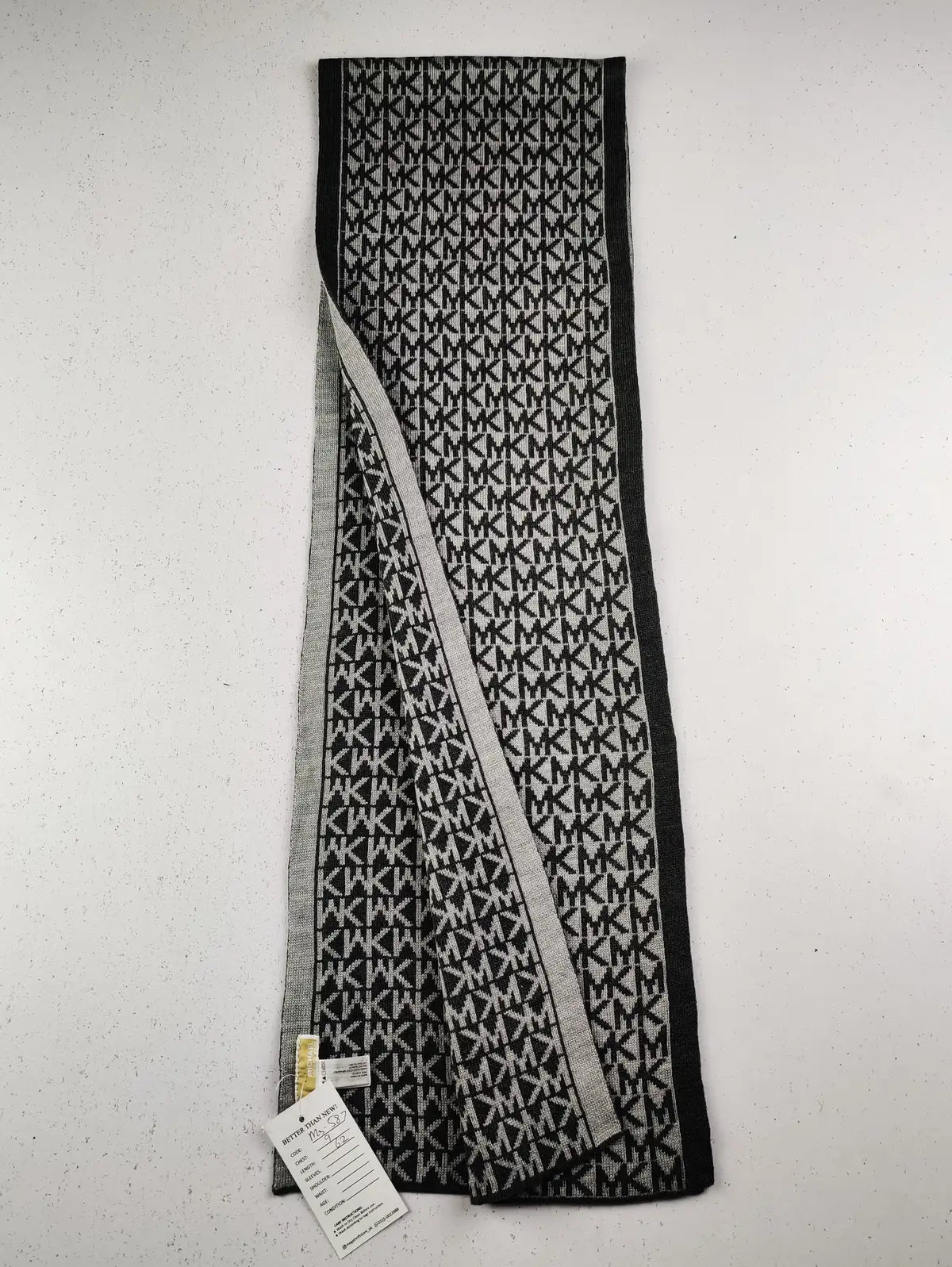 Buy online pre-used pre-loved 100% authentic & Original branded Michael Kors (MS-587) available in Pakistan. Top international brands avilable.