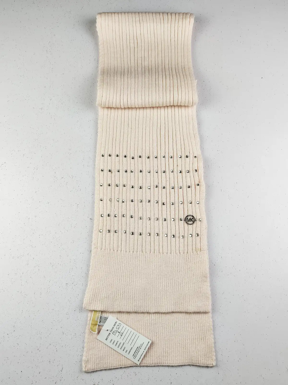 Buy online pre-used pre-loved 100% authentic & Original branded Michael Kors (MS-594) available in Pakistan. Top international brands avilable.