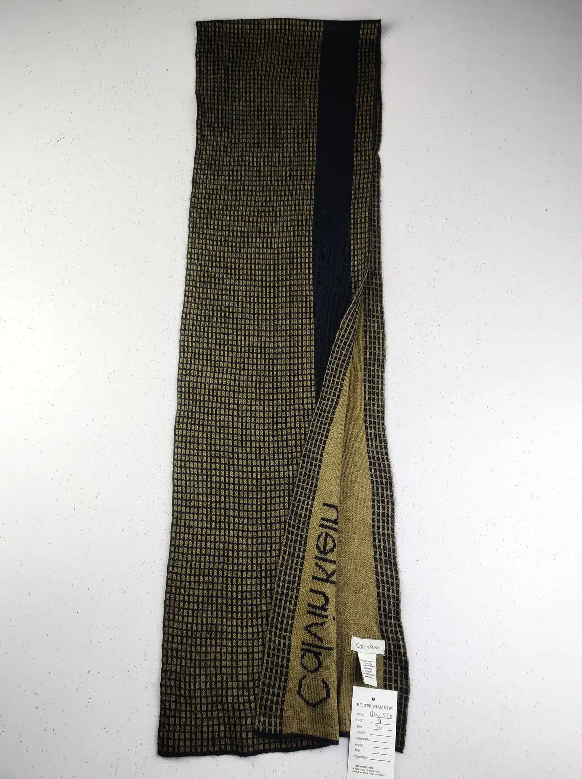 Buy online pre-used pre-loved 100% authentic & Original branded Calvin Klein (MS-596) available in Pakistan. Top international brands avilable.