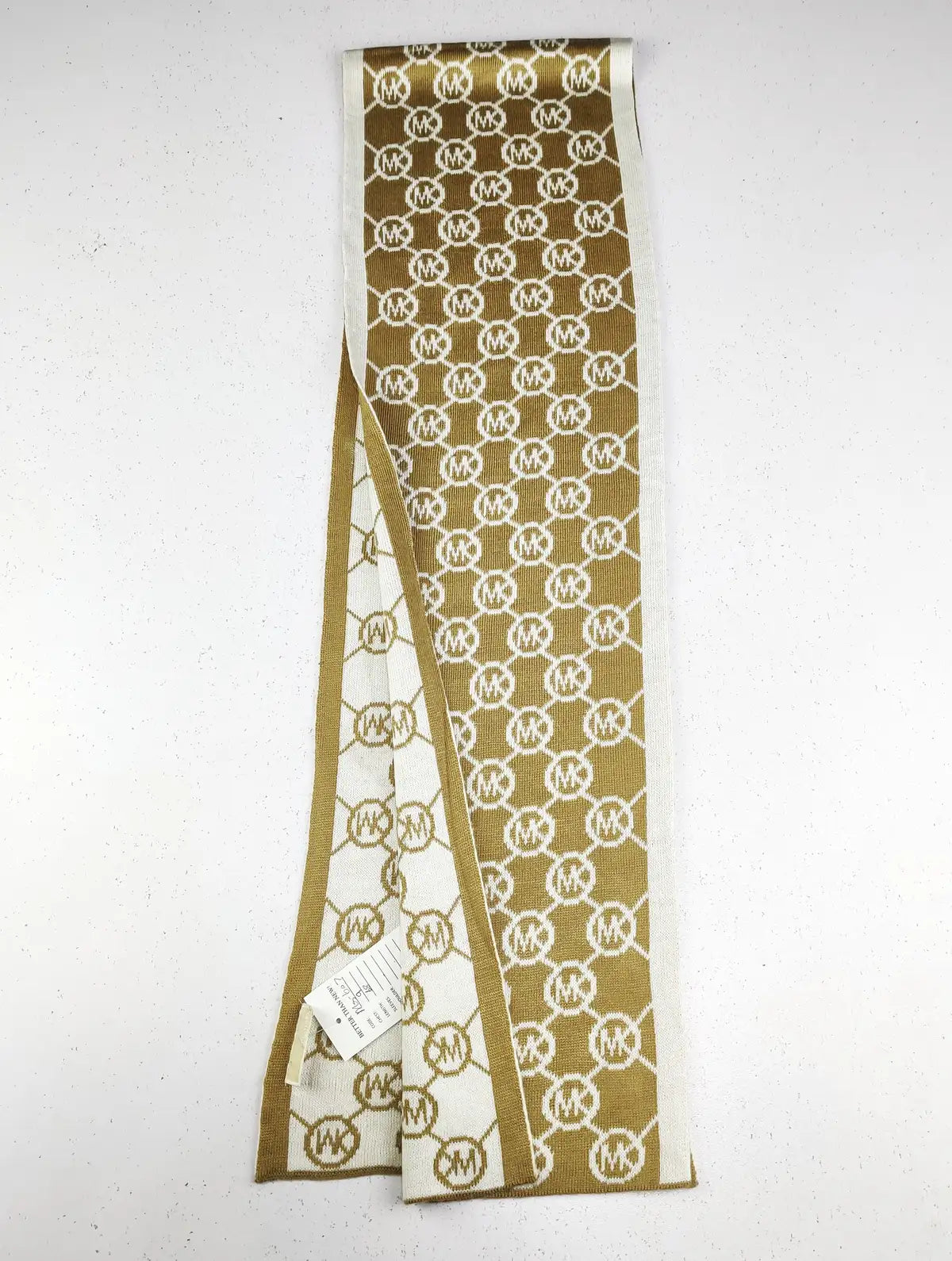 Buy online pre-used pre-loved 100% authentic & Original branded Michael Kors (MS-607) available in Pakistan. Top international brands avilable.