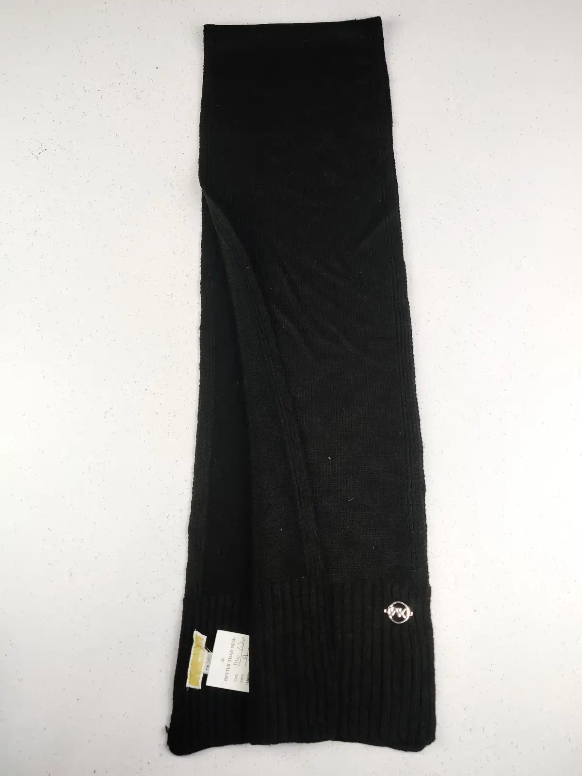 Buy online pre-used pre-loved 100% authentic & Original branded Michael Kors (MS-620) available in Pakistan. Top international brands avilable.