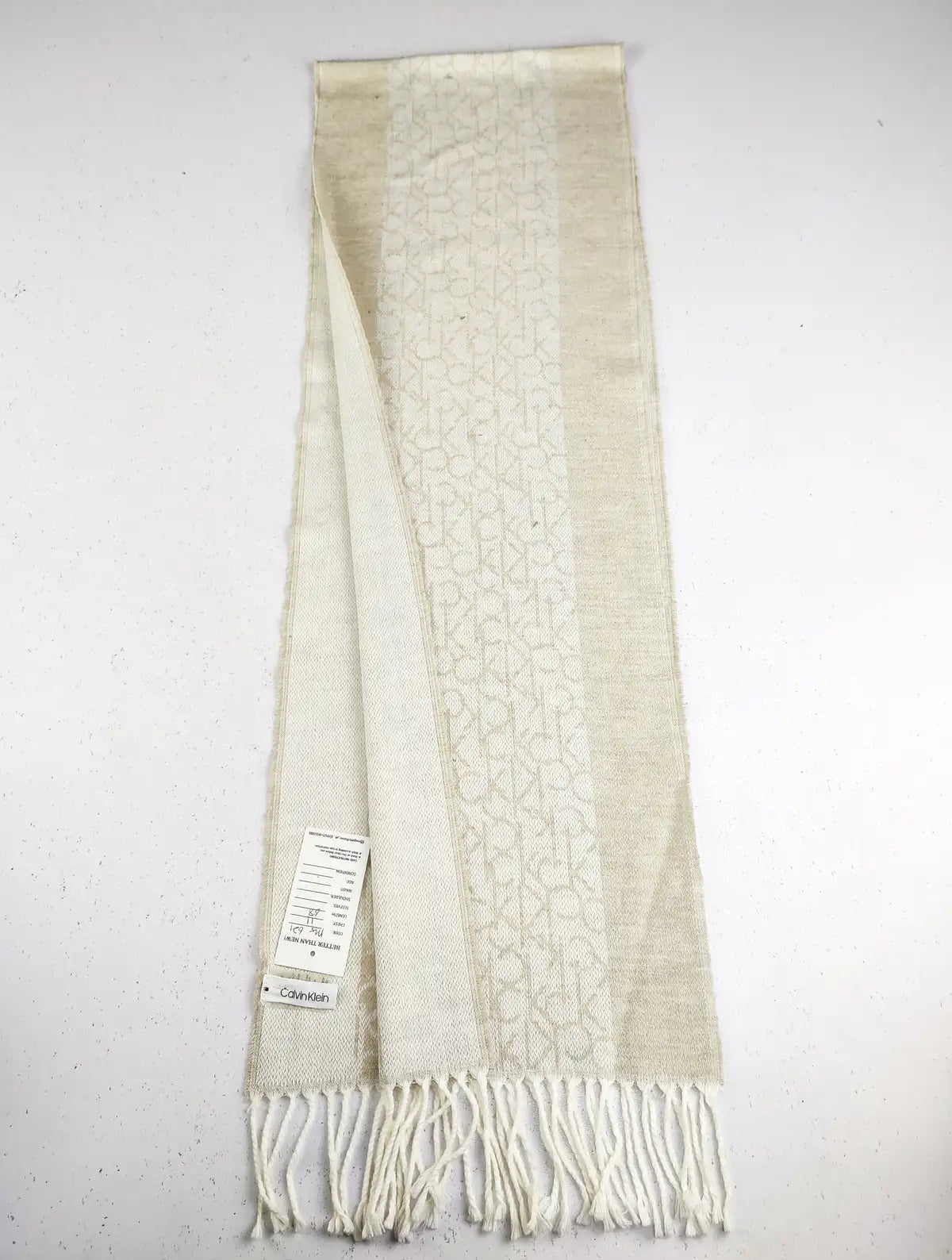 Buy online pre-used pre-loved 100% authentic & Original branded Calvin Klein (MS-621) available in Pakistan. Top international brands avilable.