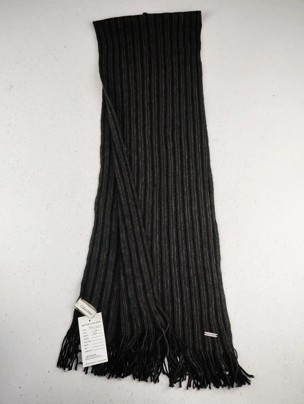 Buy online pre-used pre-loved 100% authentic & Original branded Calvin Klein (MS-624) available in Pakistan. Top international brands avilable.