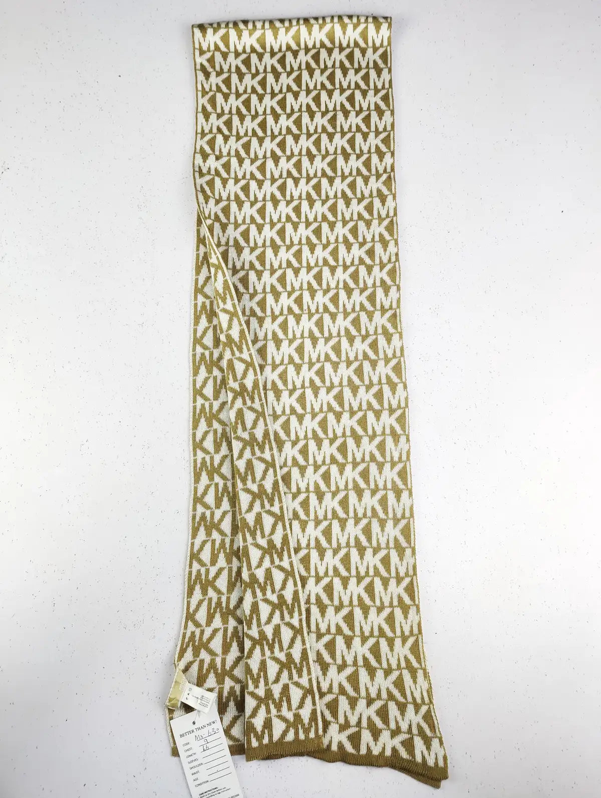 Buy online pre-used pre-loved 100% authentic & Original branded Michael Kors (MS-630) available in Pakistan. Top international brands avilable.