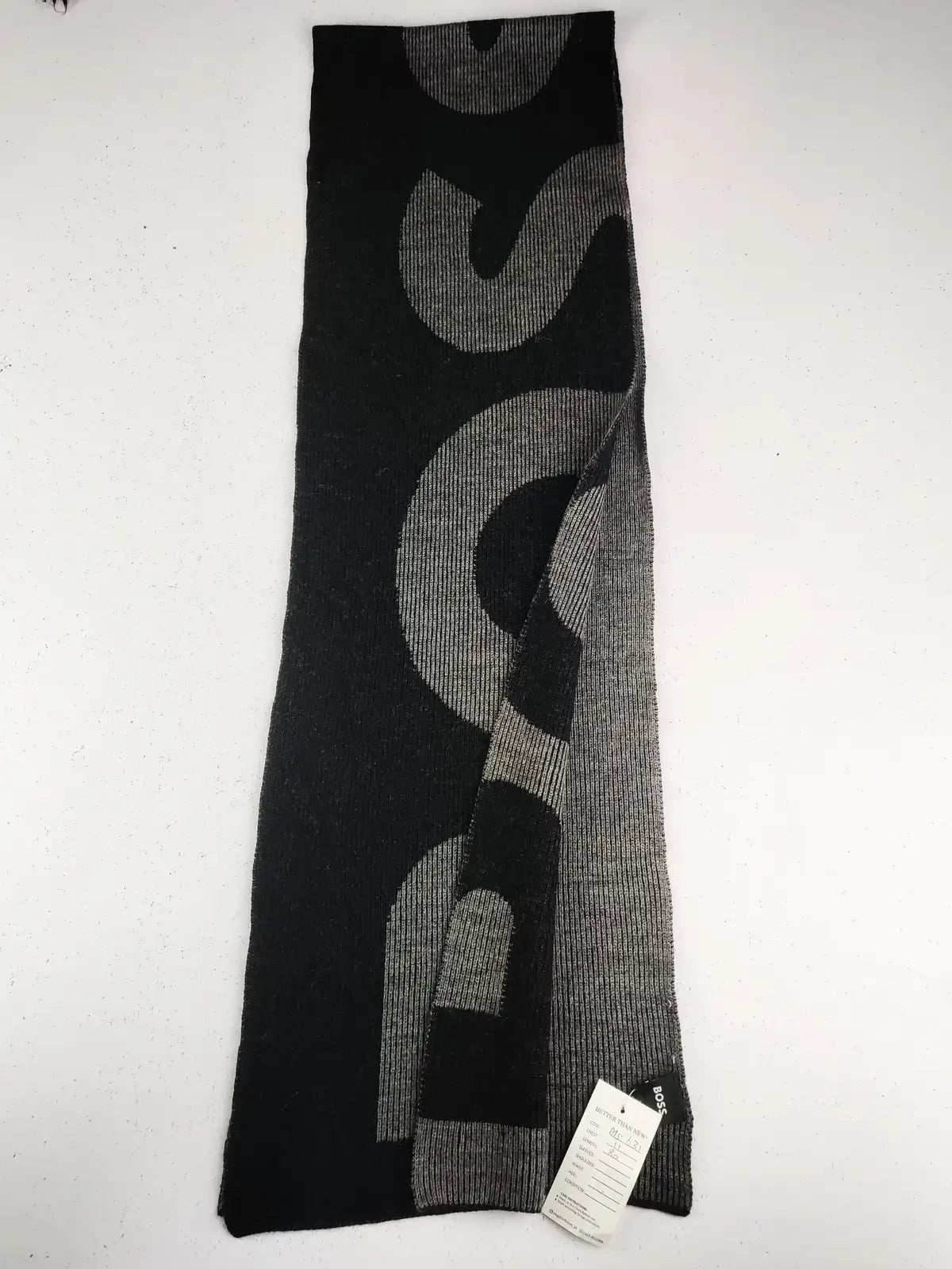 Buy online pre-used pre-loved 100% authentic & Original branded Hugo Boss (MS-631) available in Pakistan. Top international brands avilable.