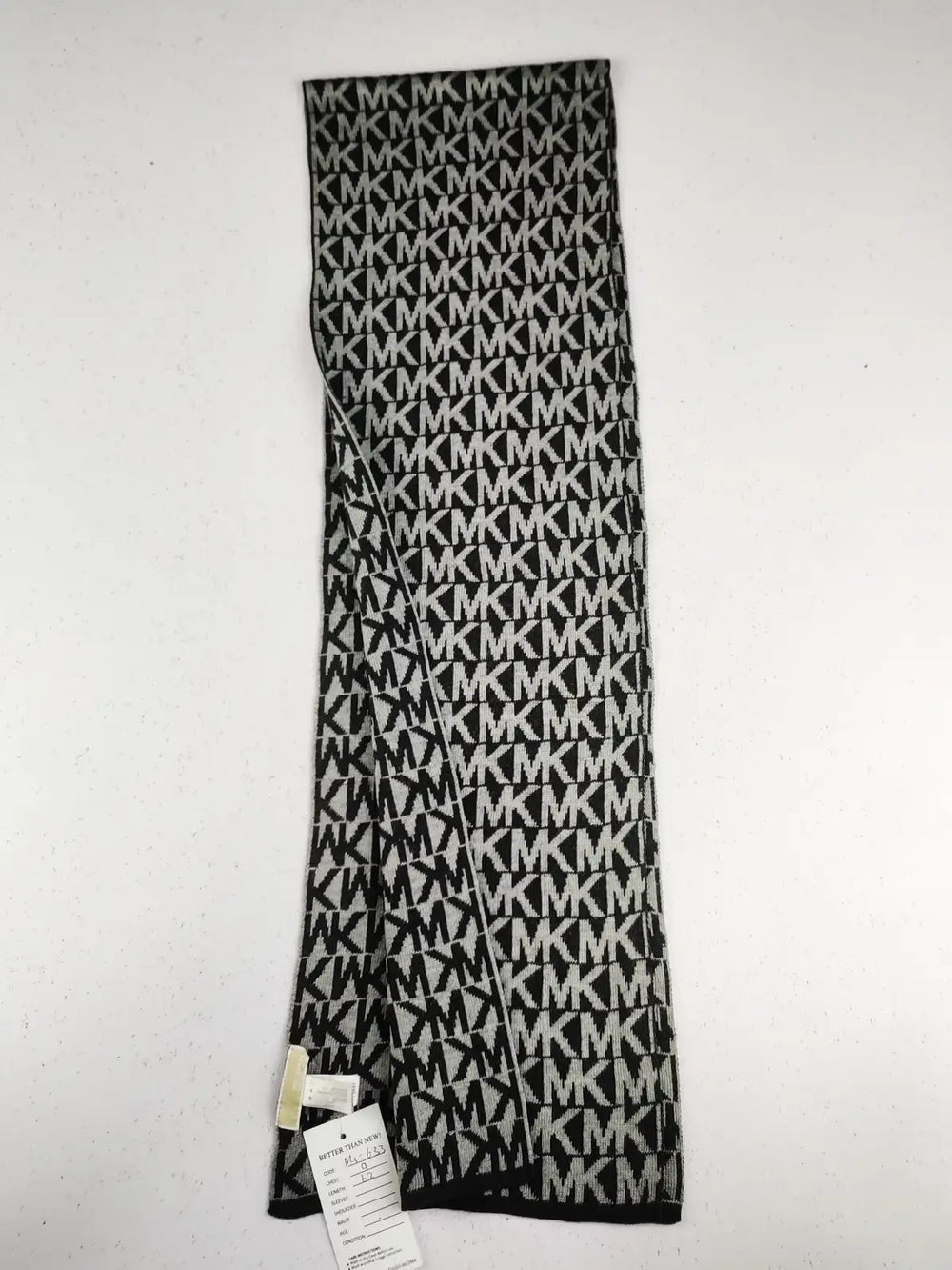 Buy online pre-used pre-loved 100% authentic & Original branded Michael Kors (MS-633) available in Pakistan. Top international brands avilable.