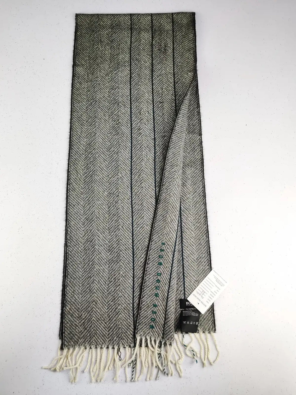 Buy online pre-used pre-loved 100% authentic & Original branded Hugo Boss (MS-634) available in Pakistan. Top international brands avilable.