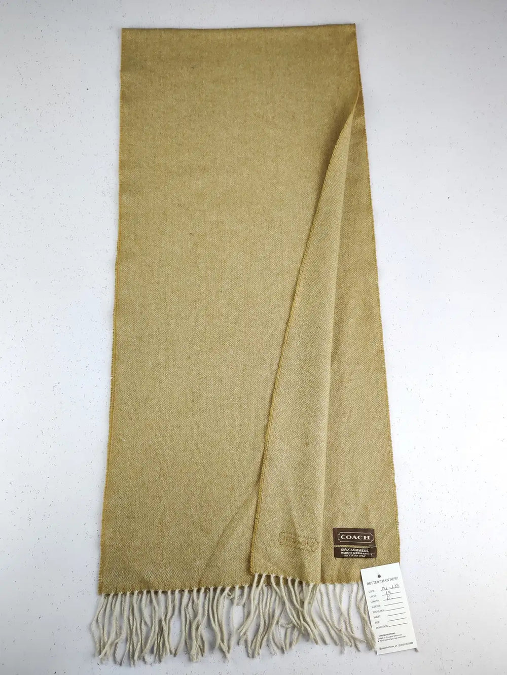 Buy online pre-used pre-loved 100% authentic & Original branded Coach (MS-637) available in Pakistan. Top international brands avilable.