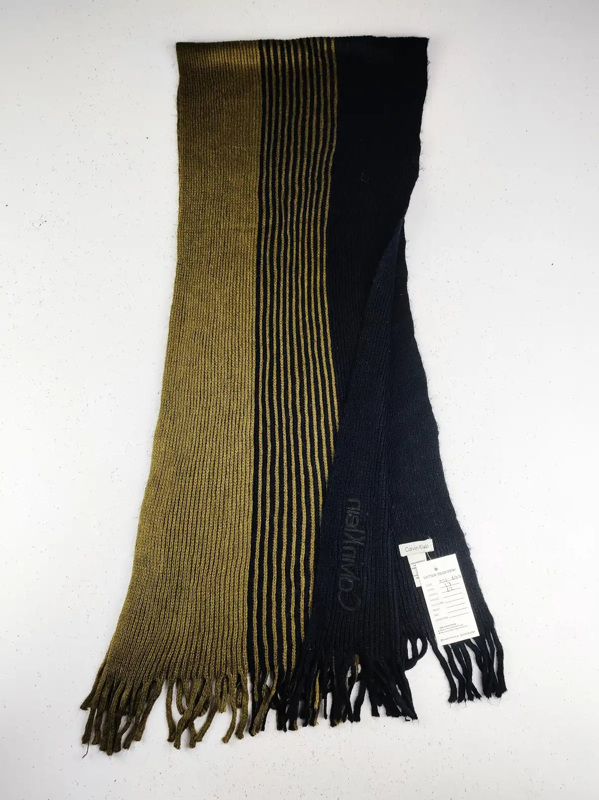 Buy online pre-used pre-loved 100% authentic & Original branded Calvin Klein (MS-642) available in Pakistan. Top international brands avilable.