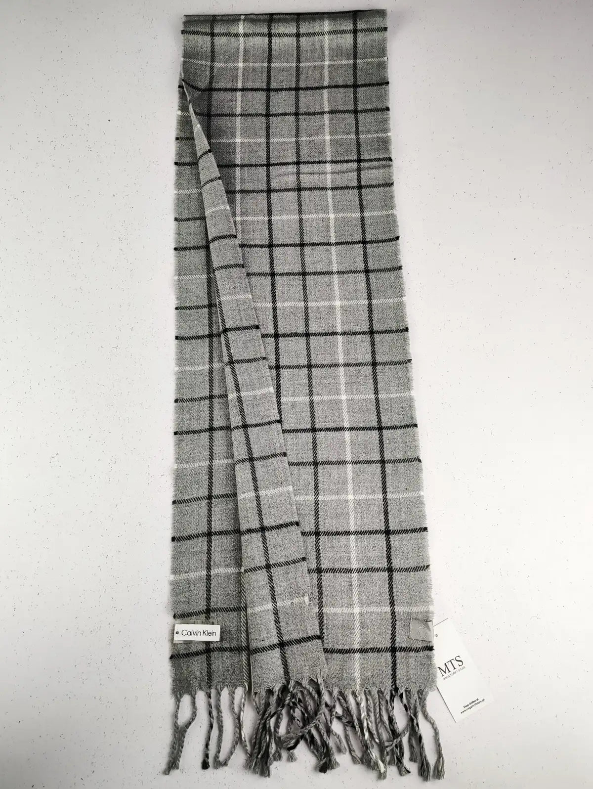 Buy online pre-used pre-loved 100% authentic & Original branded Calvin Klein (MS-645) available in Pakistan. Top international brands avilable.