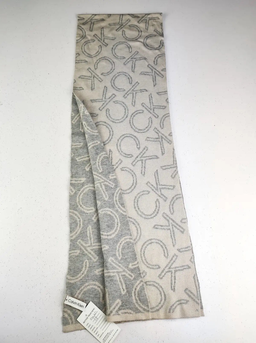 Buy online pre-used pre-loved 100% authentic & Original branded Calvin Klein (MS-651) available in Pakistan. Top international brands avilable.