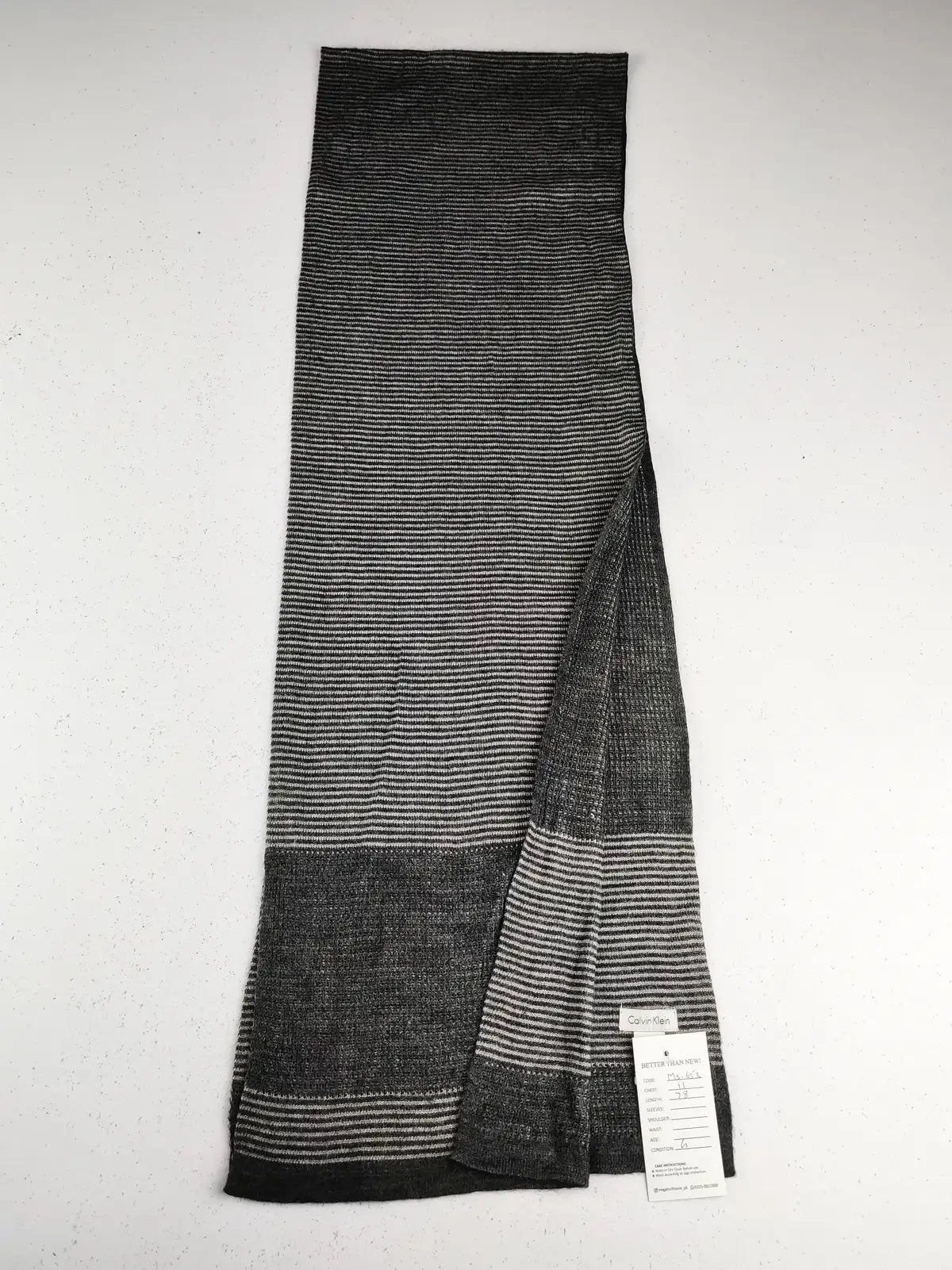 Buy online pre-used pre-loved 100% authentic & Original branded Calvin Klein (MS-653) available in Pakistan. Top international brands avilable.