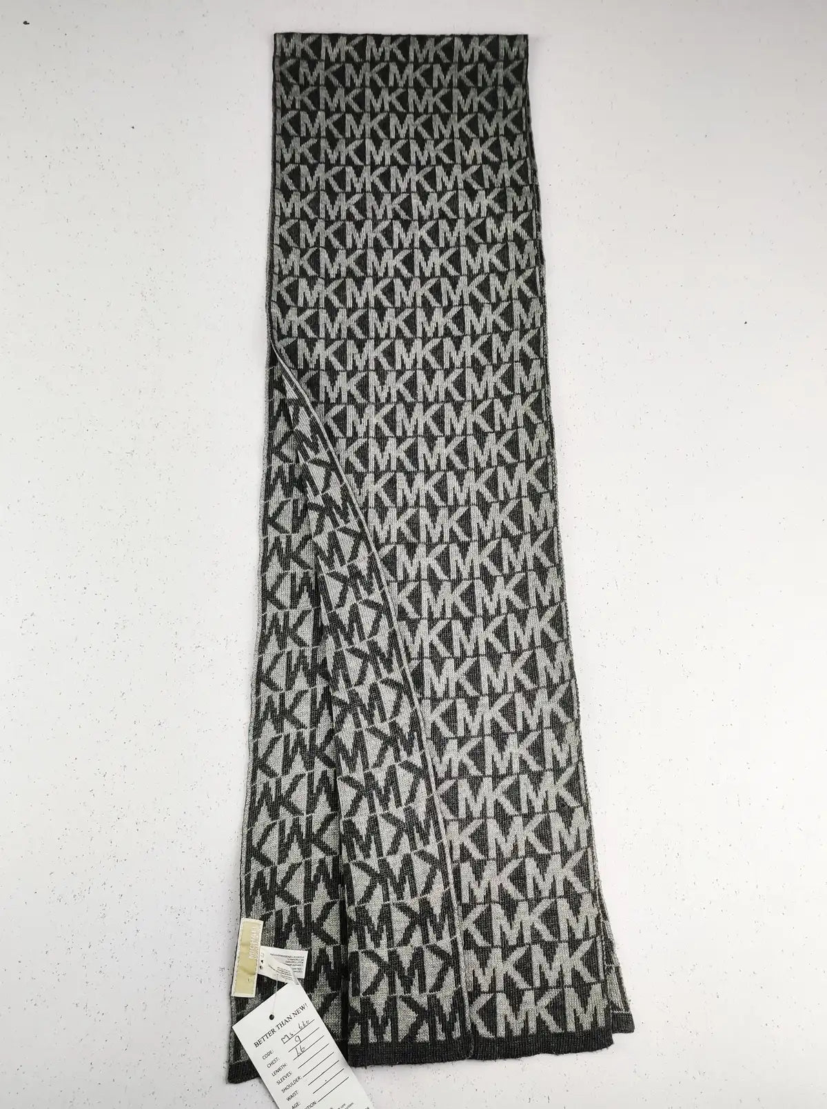 Buy online pre-used pre-loved 100% authentic & Original branded Michael Kors (MS-660) available in Pakistan. Top international brands avilable.