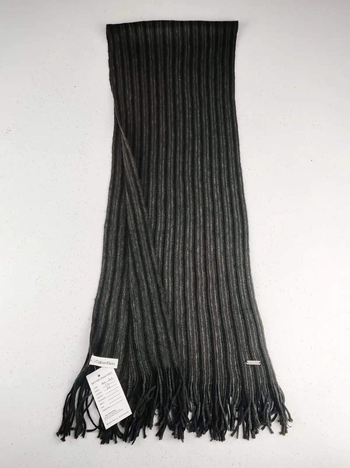 Buy online pre-used pre-loved 100% authentic & Original branded Calvin Klein (MS-663) available in Pakistan. Top international brands avilable.