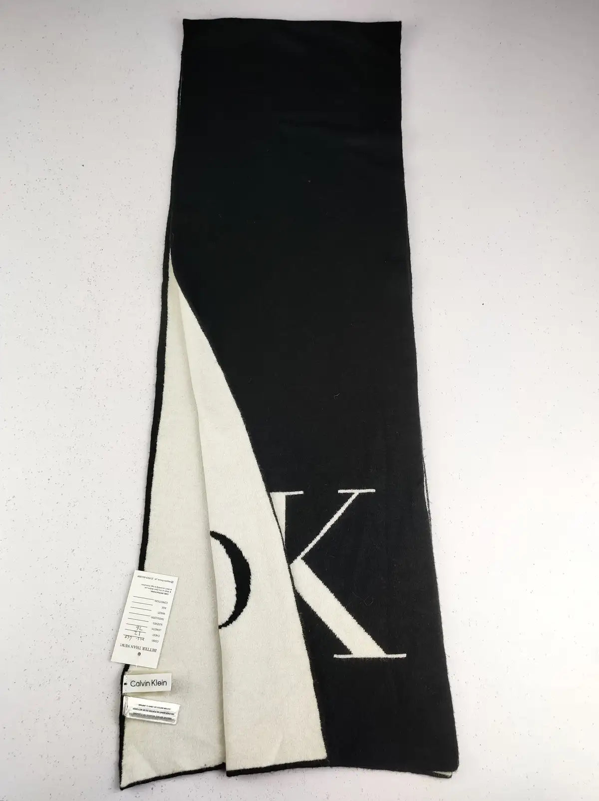 Buy online pre-used pre-loved 100% authentic & Original branded Calvin Klein (MS-668) available in Pakistan. Top international brands avilable.