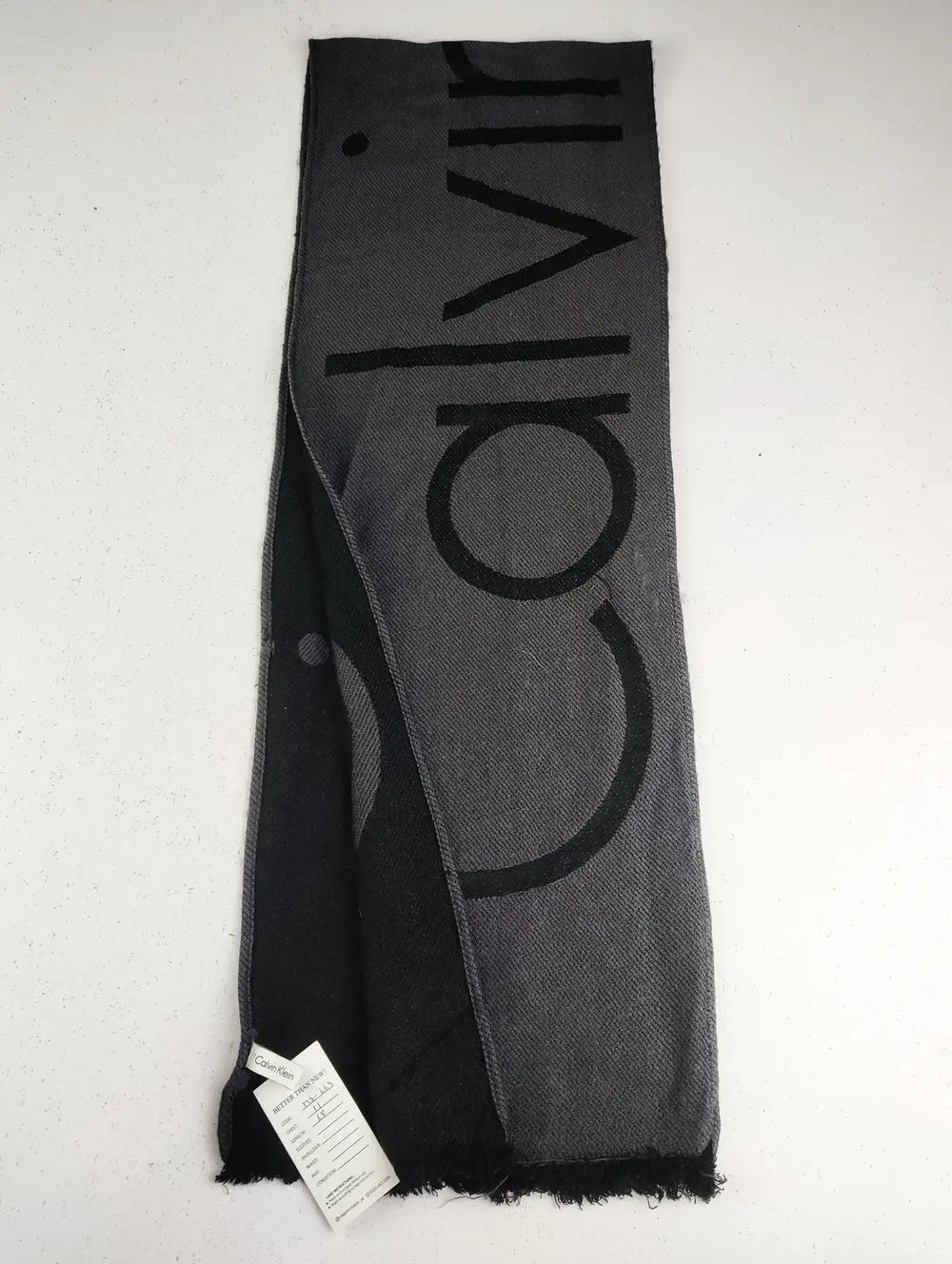 Buy online pre-used pre-loved 100% authentic & Original branded Calvin Klein (MS-669) available in Pakistan. Top international brands avilable.