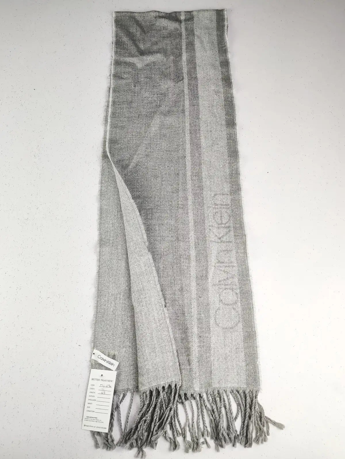 Buy online pre-used pre-loved 100% authentic & Original branded Calvin Klein (MS-670) available in Pakistan. Top international brands avilable.