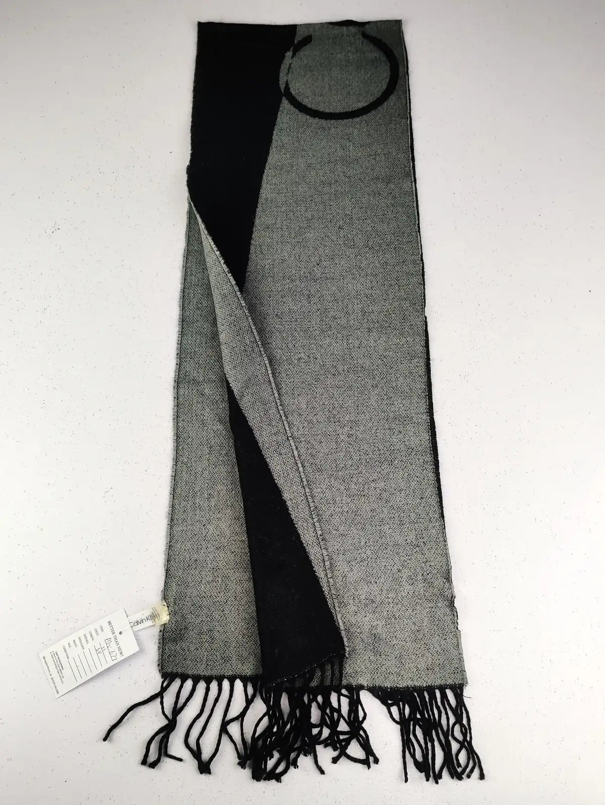 Buy online pre-used pre-loved 100% authentic & Original branded Calvin Klein (MS-673) available in Pakistan. Top international brands avilable.