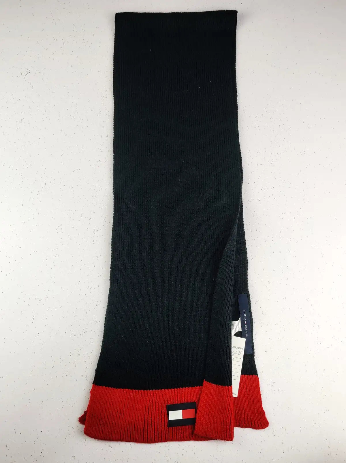 Buy online pre-used pre-loved 100% authentic & Original branded Tommy Hilfiger (MS-675) available in Pakistan. Top international brands avilable.
