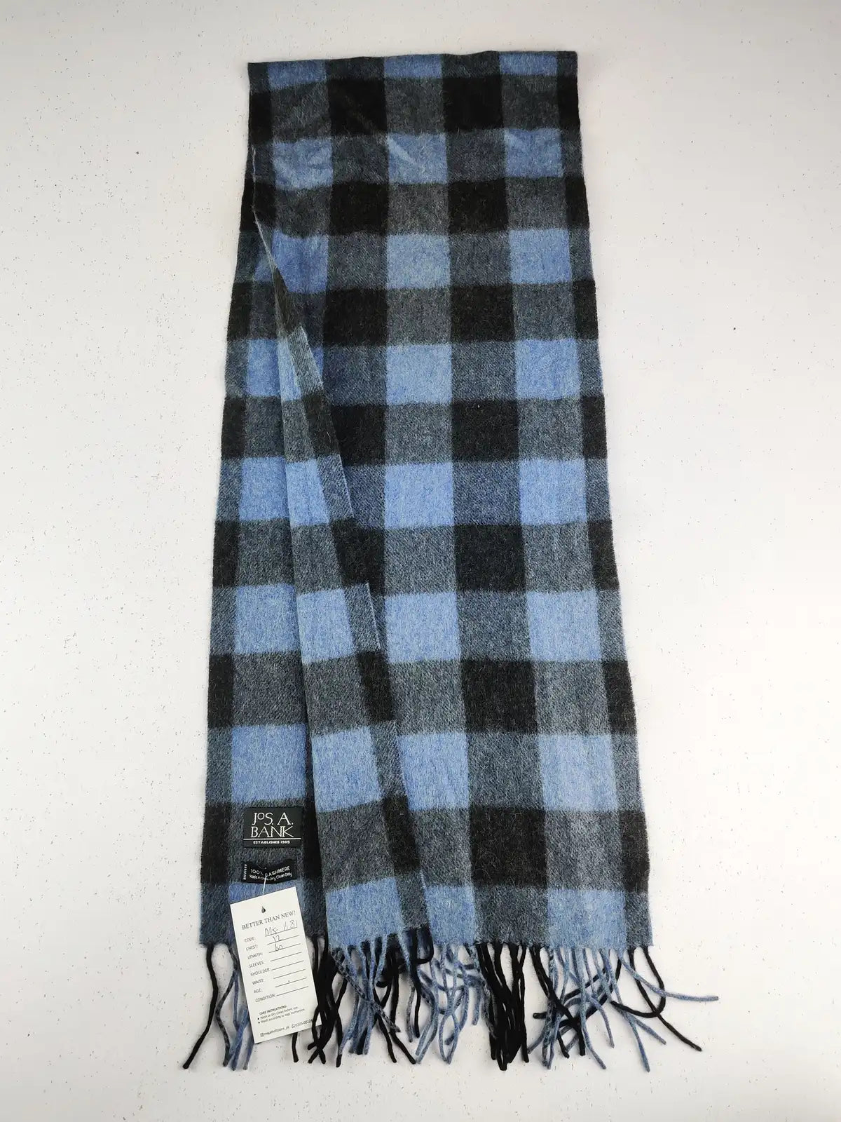 Buy online pre-used pre-loved 100% authentic & Original branded Jos A Bank (MS-681) available in Pakistan. Top international brands avilable.