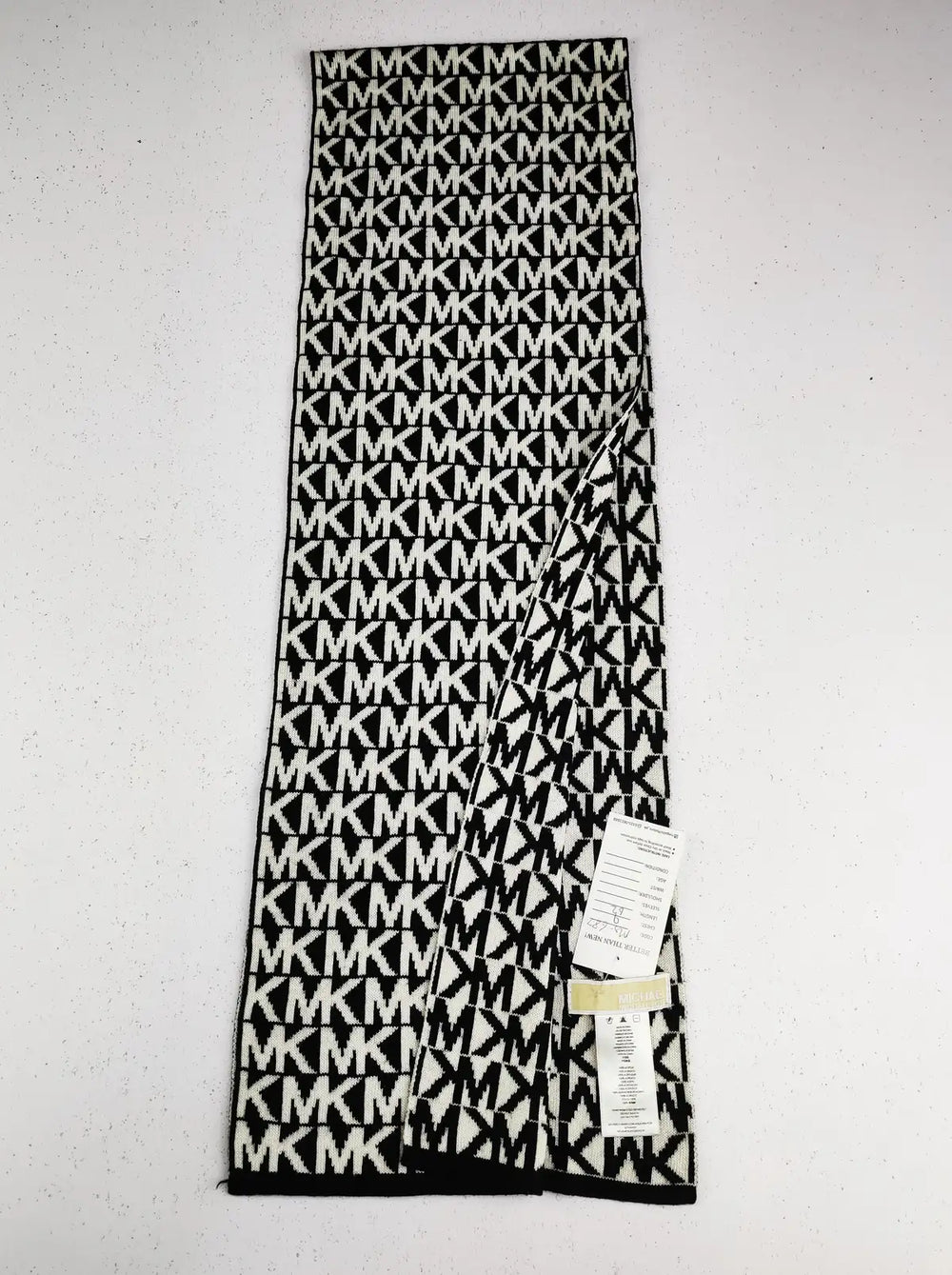 Buy online pre-used pre-loved 100% authentic & Original branded Michael Kors (MS-687) available in Pakistan. Top international brands avilable.