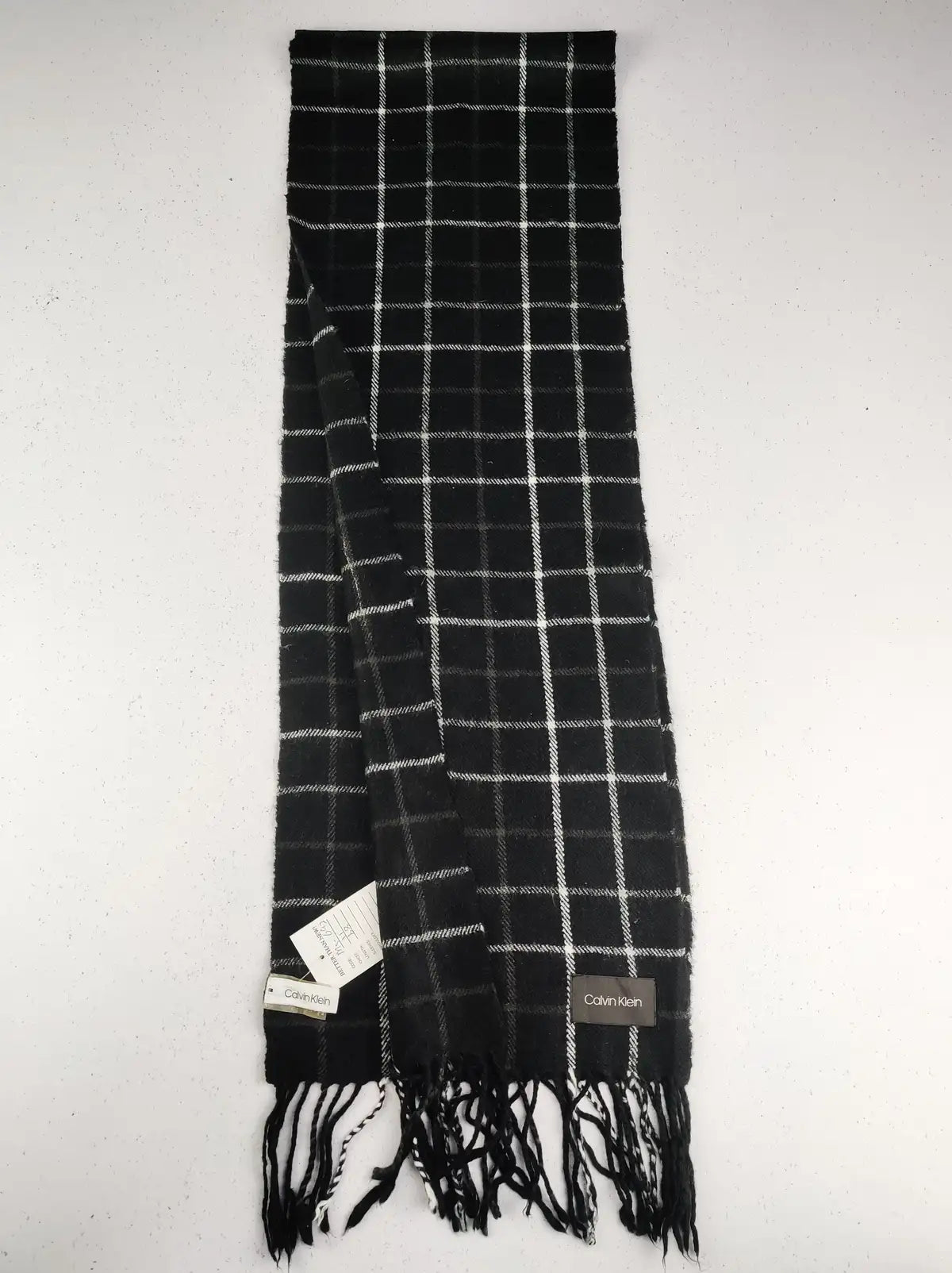 Buy online pre-used pre-loved 100% authentic & Original branded Calvin Klein (MS-692) available in Pakistan. Top international brands avilable.