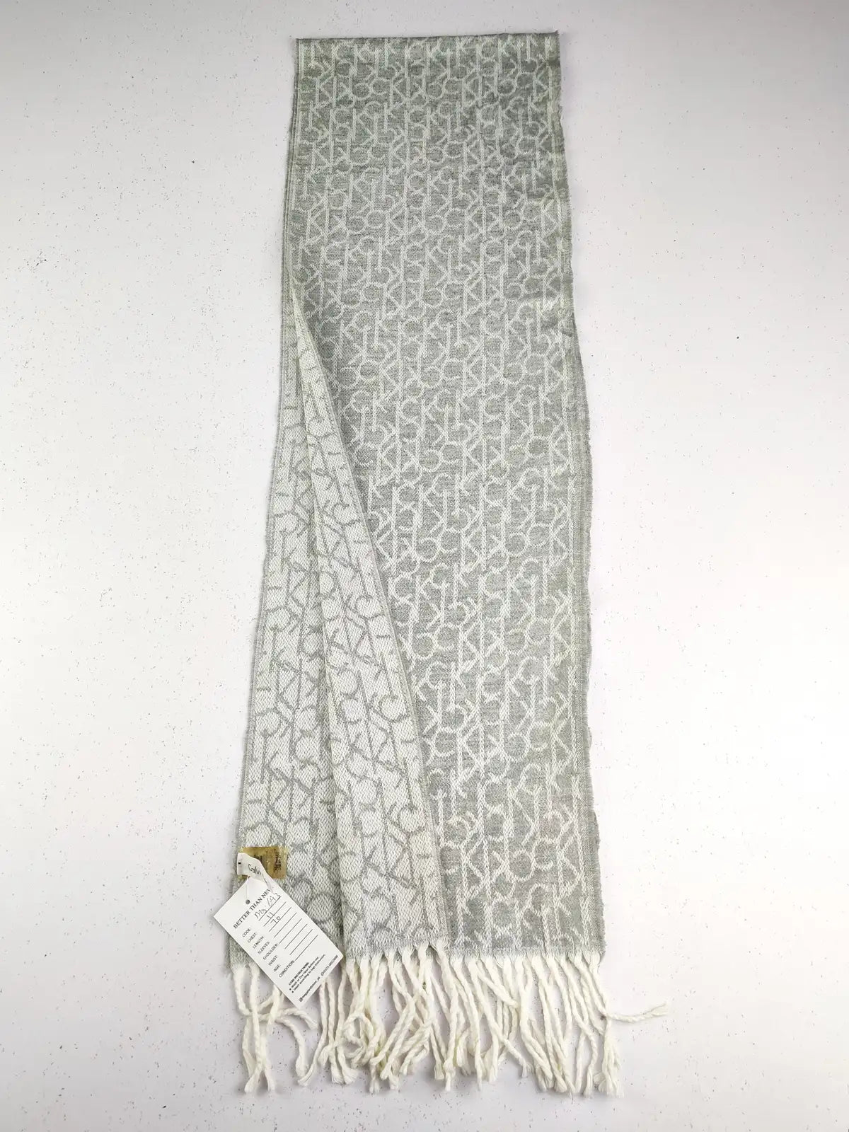 Buy online pre-used pre-loved 100% authentic & Original branded Calvin Klein (MS-693) available in Pakistan. Top international brands avilable.