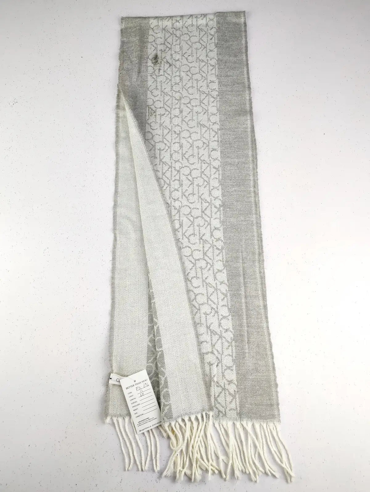 Buy online pre-used pre-loved 100% authentic & Original branded Calvin Klein (MS-696) available in Pakistan. Top international brands avilable.