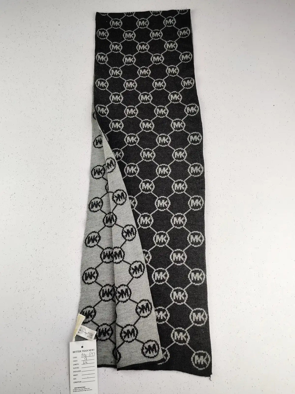 Buy online pre-used pre-loved 100% authentic & Original branded Michael Kors (MS-697) available in Pakistan. Top international brands avilable.