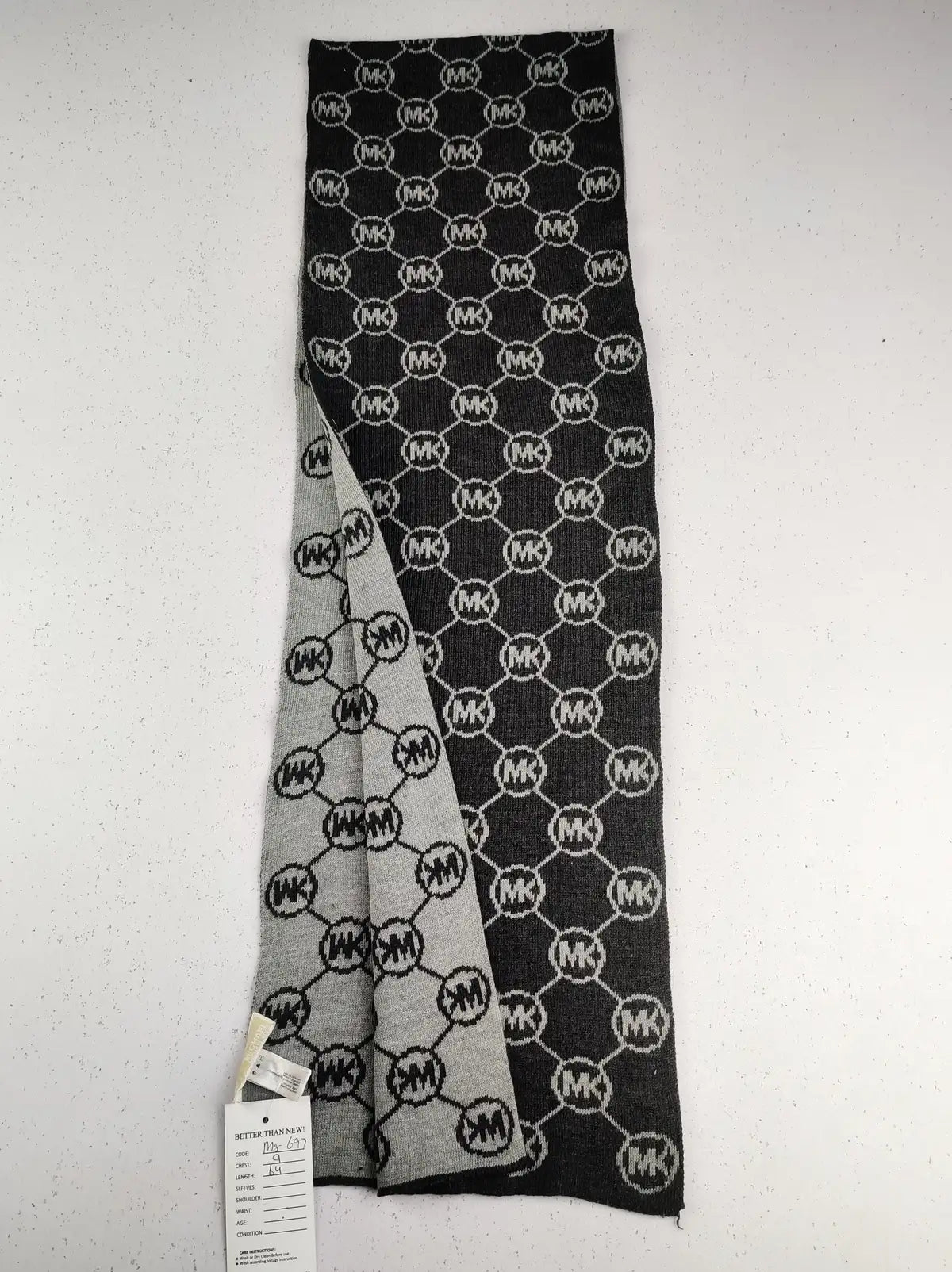 Buy online pre-used pre-loved 100% authentic & Original branded Michael Kors (MS-697) available in Pakistan. Top international brands avilable.