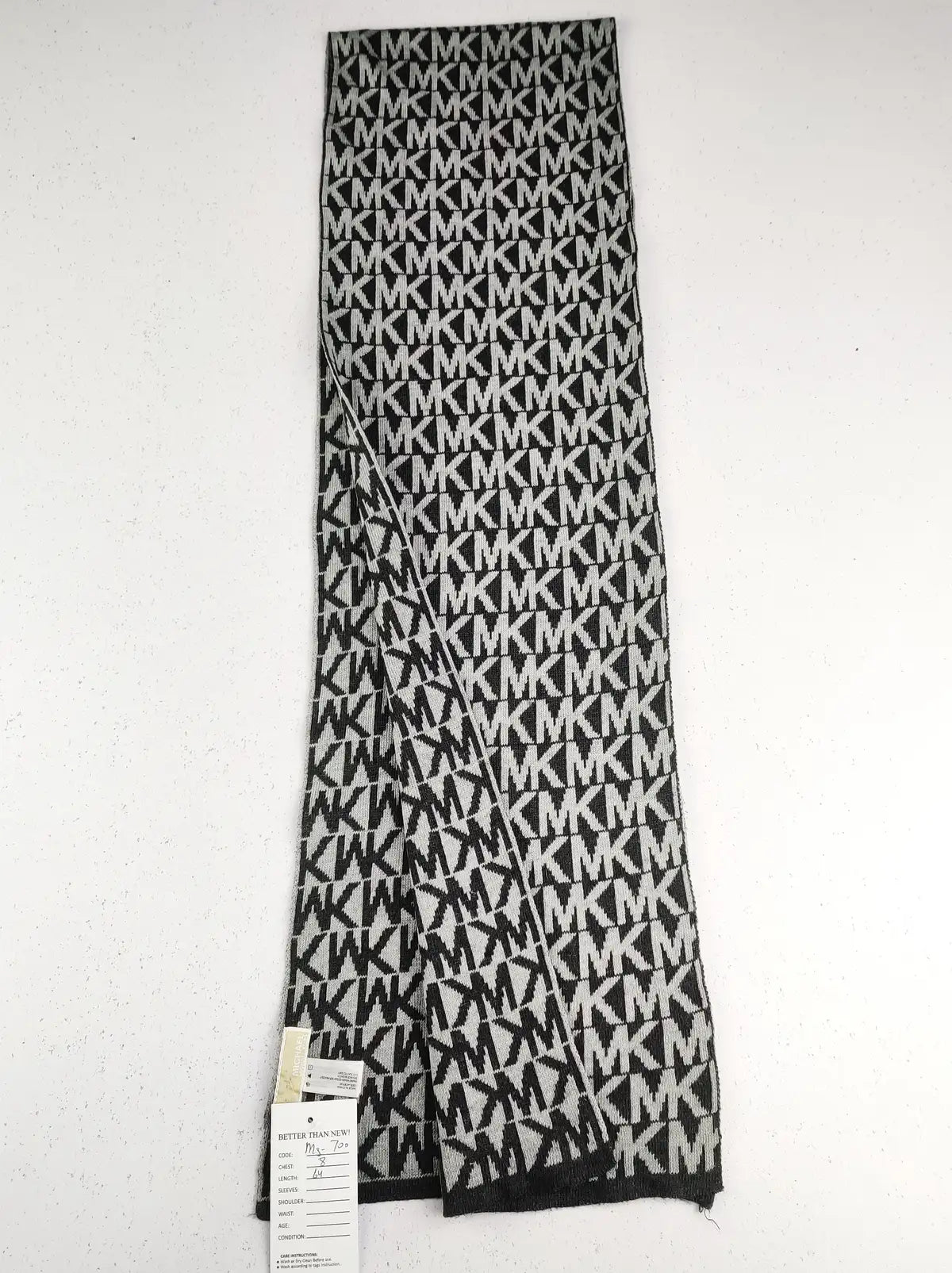 Buy online pre-used pre-loved 100% authentic & Original branded Michael Kors (MS-700) available in Pakistan. Top international brands avilable.