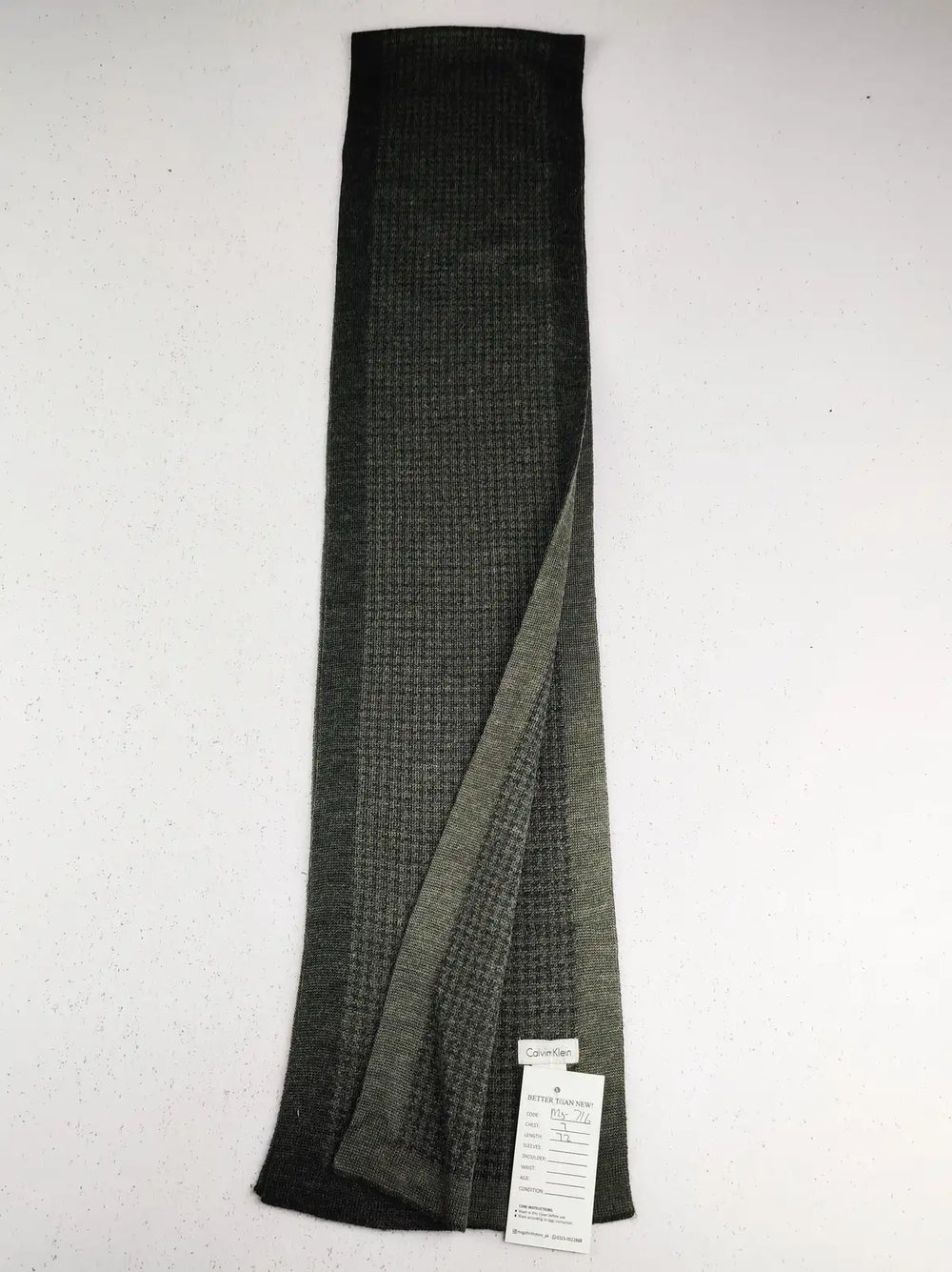 Buy online pre-used pre-loved 100% authentic & Original branded Calvin Klein (MS-716) available in Pakistan. Top international brands avilable.