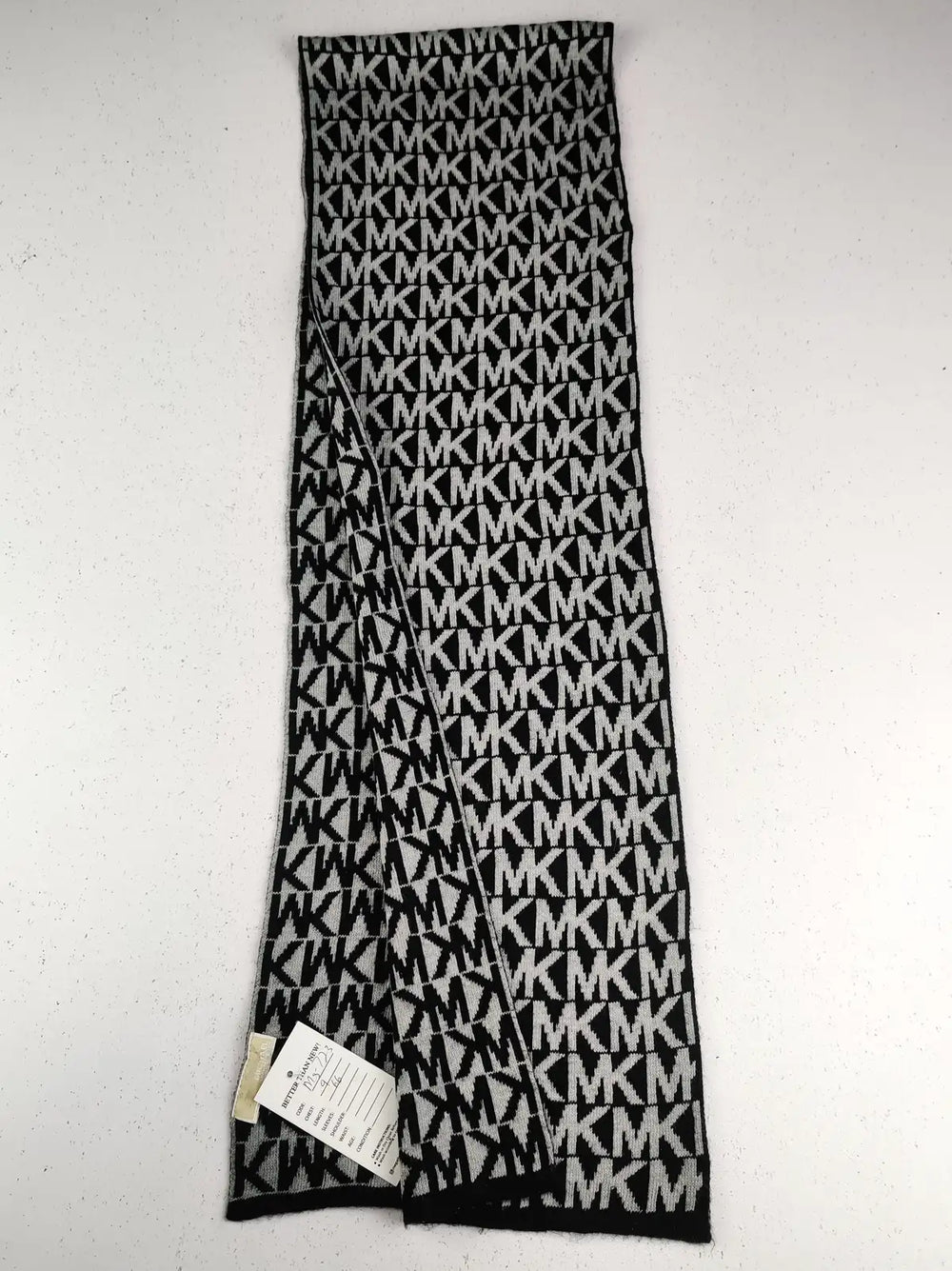 Buy online pre-used pre-loved 100% authentic & Original branded Michael Kors (MS-723) available in Pakistan. Top international brands avilable.