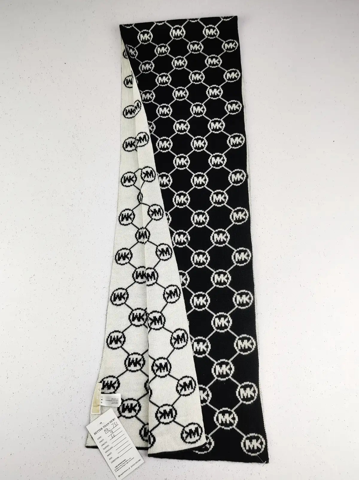 Buy online pre-used pre-loved 100% authentic & Original branded Michael Kors (MS-731) available in Pakistan. Top international brands avilable.